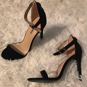 Fashion Nova Strappy Heels size 8